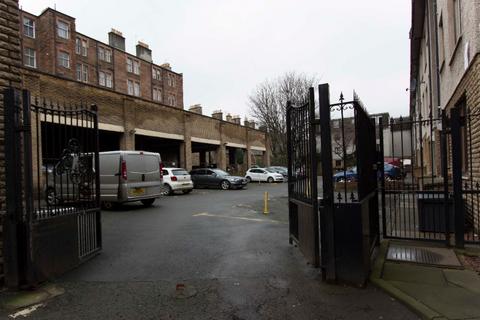 Parking to rent - Lochrin Place, Tollcross, Edinburgh, EH3