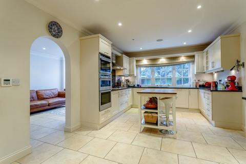 5 bedroom detached house for sale, Wood End Close, Farnham Common, SL2