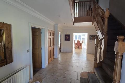 5 bedroom detached house for sale, Wood End Close, Farnham Common, SL2
