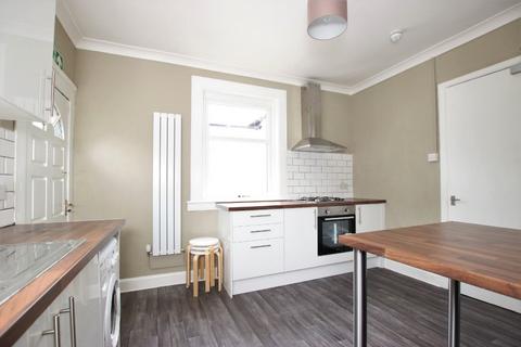 4 bedroom flat to rent, Maryhill Road, North Kelvinside, Glasgow, G20