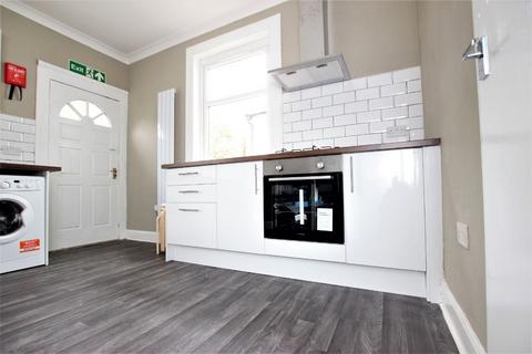 4 bedroom flat to rent, Maryhill Road, North Kelvinside, Glasgow, G20