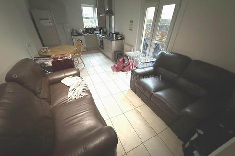 5 bedroom terraced house to rent, Diana Street, Cardiff CF24