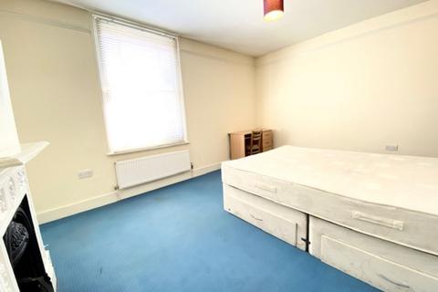 3 bedroom terraced house to rent, York Road, Canterbury CT1