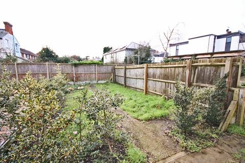 3 bedroom terraced house to rent, York Road, Canterbury CT1