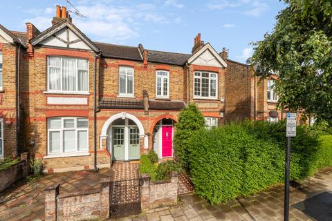 3 bedroom maisonette to rent, Emlyn Road, Shepherds Bush, London