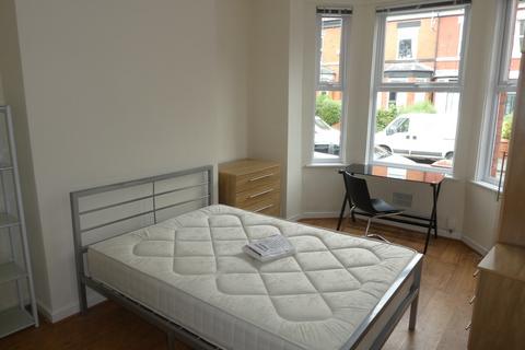 6 bedroom terraced house to rent, Lausanne Road, Withington, Manchester