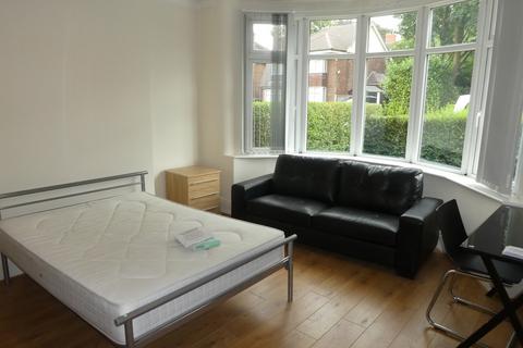 9 bedroom semi-detached house to rent, Wellington Road, Fallowfield, Manchester