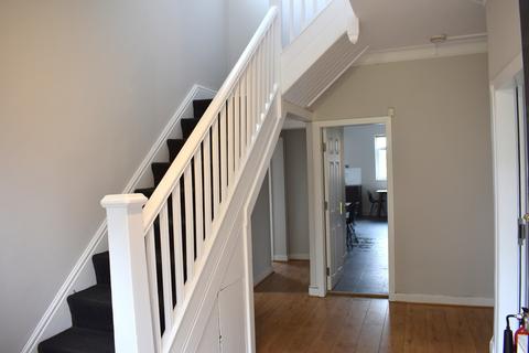 9 bedroom semi-detached house to rent, Wellington Road, Fallowfield, Manchester