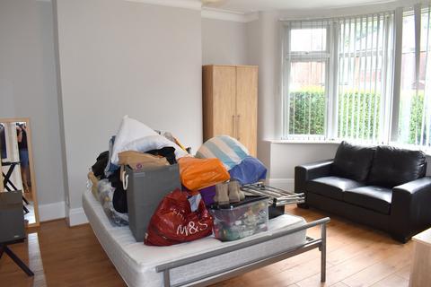 9 bedroom semi-detached house to rent, Wellington Road, Fallowfield, Manchester