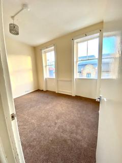 2 bedroom flat to rent, Union Crescent - Margate