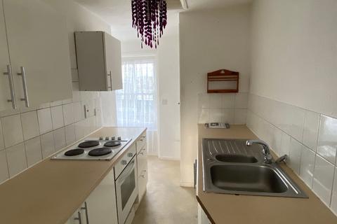 2 bedroom flat to rent, Union Crescent - Margate