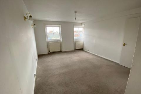 2 bedroom flat to rent, Union Crescent - Margate