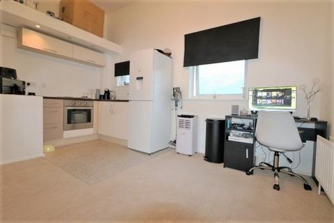 2 bedroom apartment to rent, Onyx Drive, Sittingbourne