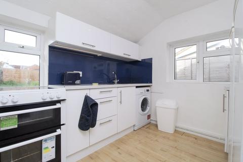 4 bedroom house share to rent - St Augustine Road, Southsea - Close to Albert Rd