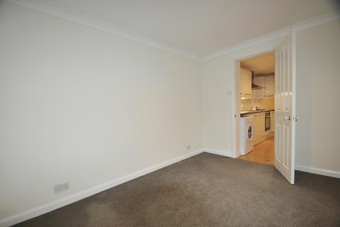 1 bedroom ground floor flat to rent, Masbro Road, West Kensington W14 0LX