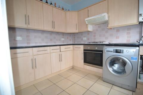 3 bedroom terraced house to rent, Craigdale Road, Rm11