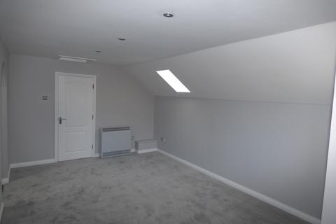 2 bedroom flat to rent, Cavendish Gardens, St Margarets Road, Chelmsford CM2