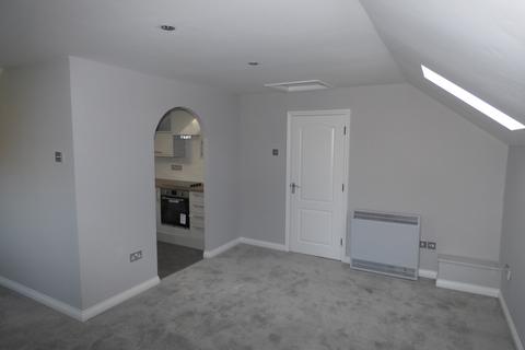 2 bedroom flat to rent, Cavendish Gardens, St Margarets Road, Chelmsford CM2