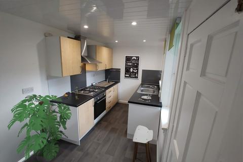 2 bedroom flat to rent - West Thornlie Street, Wishaw ML2