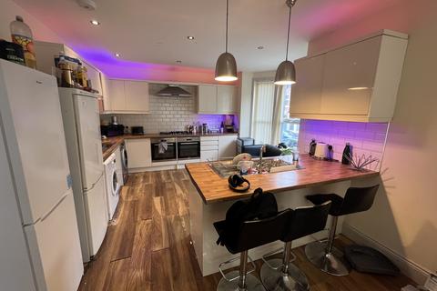 8 bedroom terraced house to rent, Welton Road, Leeds, West Yorkshire, LS6