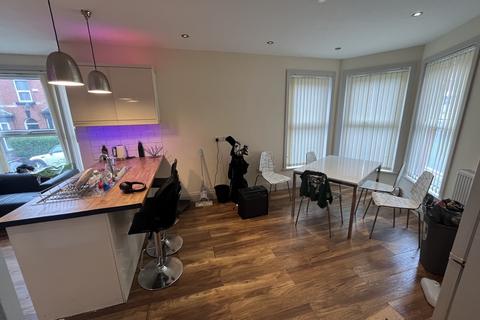 8 bedroom terraced house to rent, Welton Road, Leeds, West Yorkshire, LS6