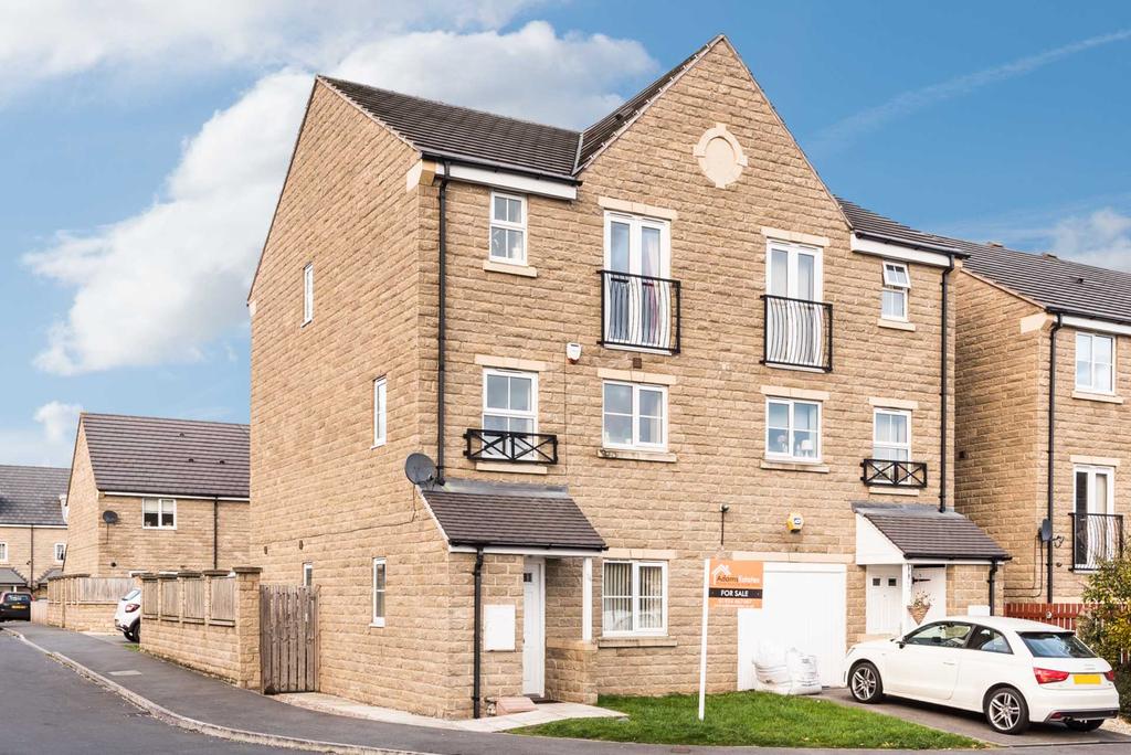 Highfield Case, Dewsbury 4 bed semidetached house £196,000