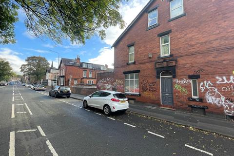 6 bedroom end of terrace house to rent, Victoria Road, Leeds, West Yorkshire, LS6