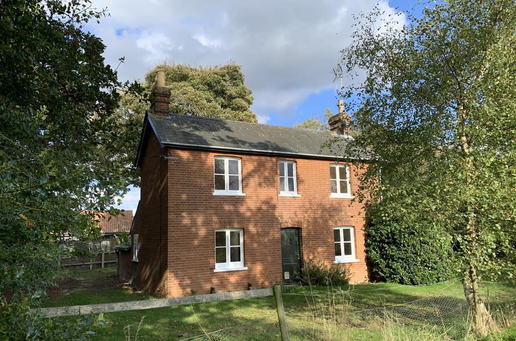 East Bergholt, Near Colchester, Essex 3 bed detached house £450,000