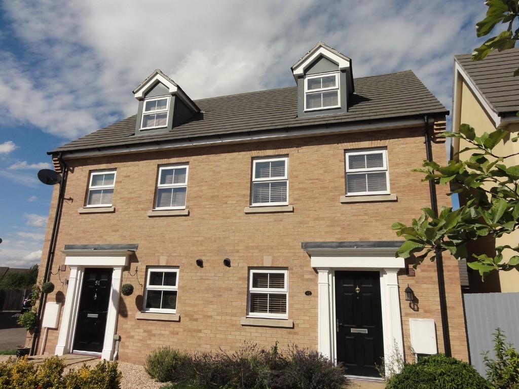 Sycamore Drive, Bury St Edmunds 3 bed townhouse £1,100 pcm (£254 pw)
