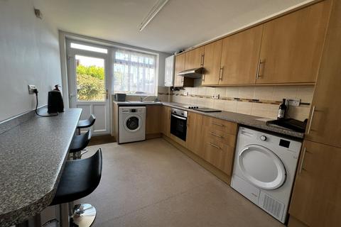 4 bedroom end of terrace house to rent, Mary Green Walk, Canterbury CT1