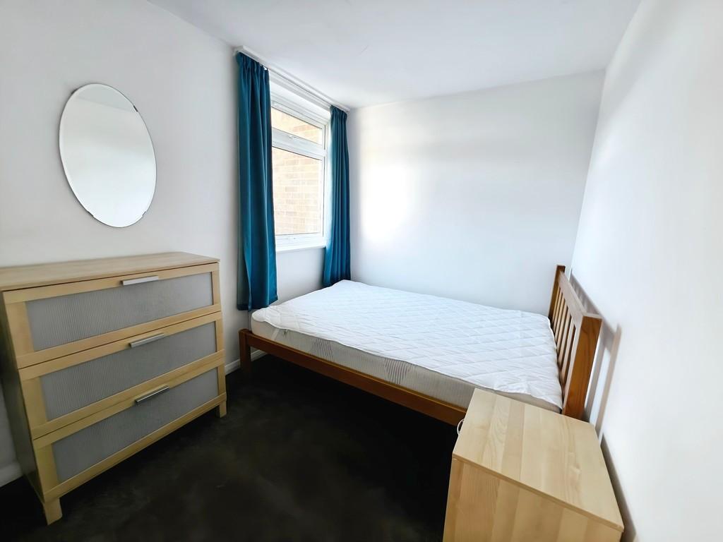 9d5d69dd-bedroom 201. 20