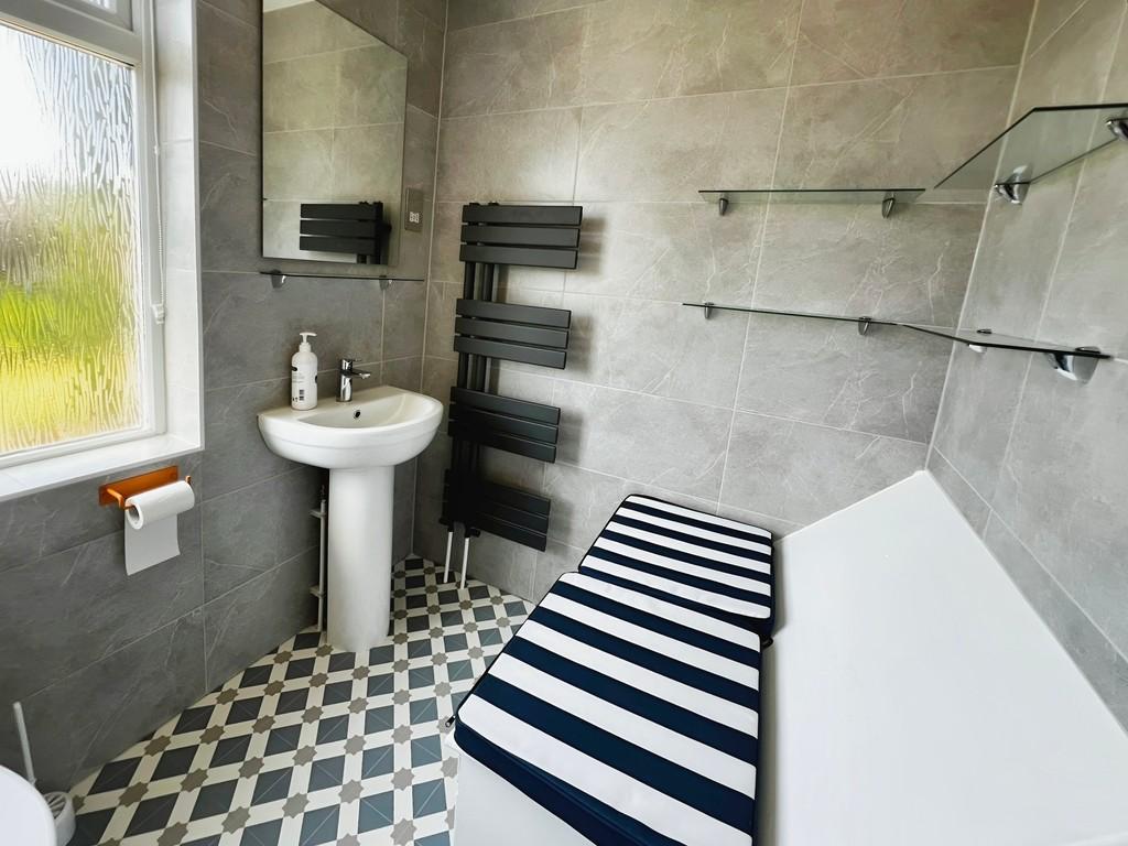 082b066b-bathroom 20