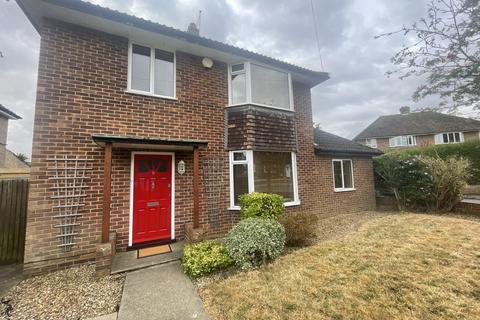 4 bedroom detached house to rent, Hillside Avenue, Canterbury CT2