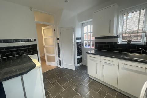 4 bedroom detached house to rent, Hillside Avenue, Canterbury CT2