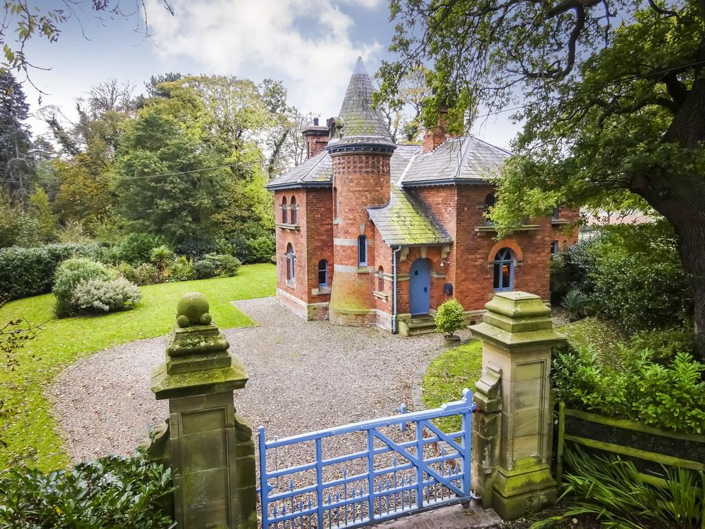 10 Incredible Historic Houses Currently For Sale - House & Garden