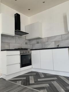 2 bedroom flat to rent, Delaunays Road, Crumpsall