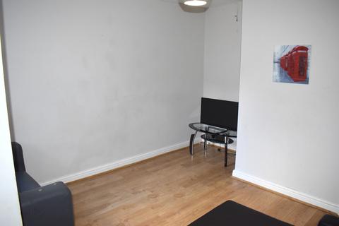 5 bedroom terraced house to rent, Brailsford Road, Fallowfield