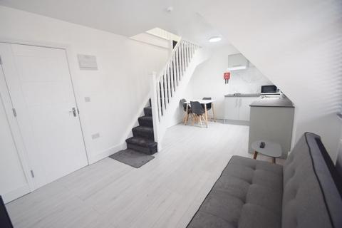 1 bedroom house to rent, Beechcroft Avenue, Golders Green