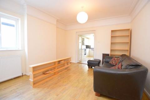 2 bedroom apartment to rent, Devonshire Road, Hatch End