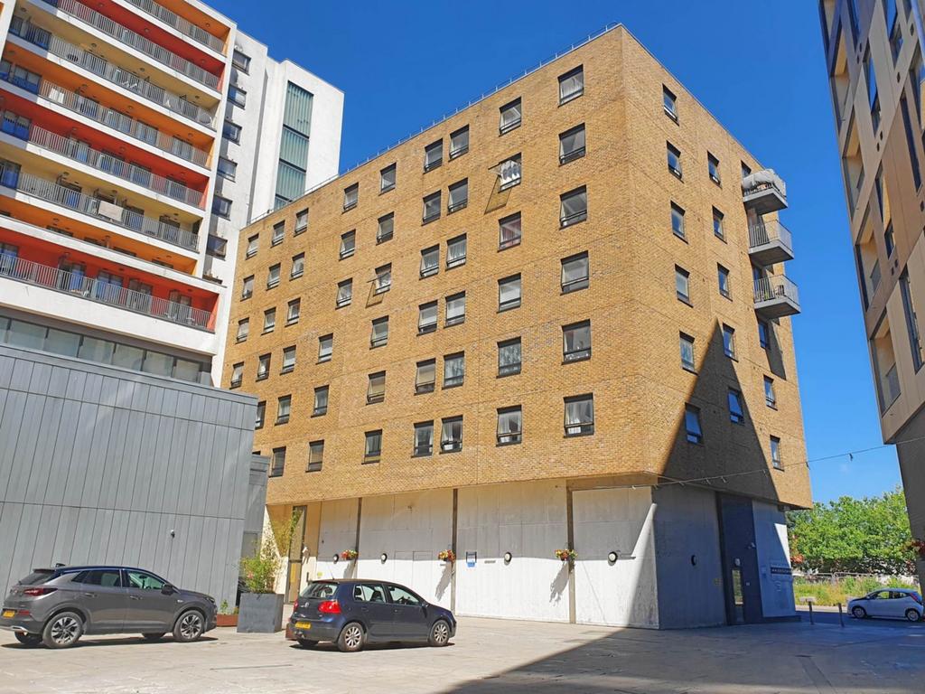 Studio to rent
