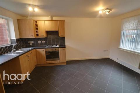 3 bedroom semi-detached house to rent, Kepwick Road