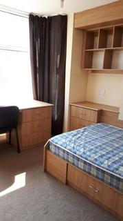 4 bedroom flat to rent - Winston Gardens, Leeds LS6