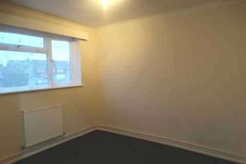 2 bedroom flat to rent, Belle Vue Road, Eastbourne