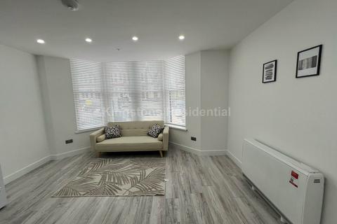 1 bedroom flat to rent, Albany Road, Cardiff CF24
