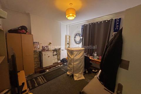 6 bedroom terraced house to rent, Cathays Terrace, Cardiff CF24