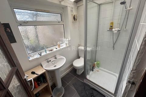 6 bedroom terraced house to rent, Cathays Terrace, Cardiff CF24