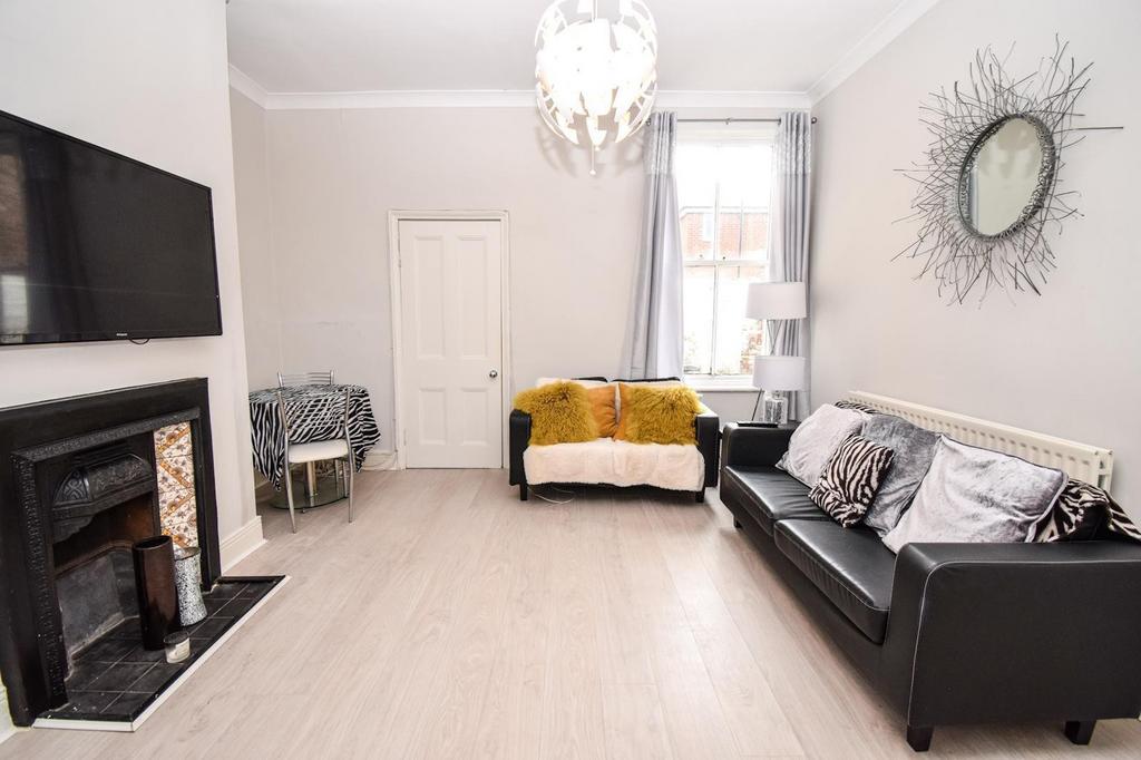 Living Room (Main)