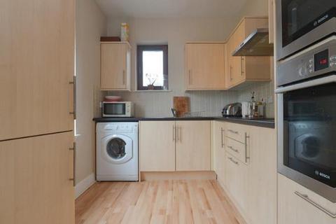 2 bedroom flat to rent, St Leonard's Crag, Newington, Edinburgh, EH8