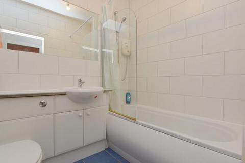 2 bedroom flat to rent, St Leonard's Crag, Newington, Edinburgh, EH8