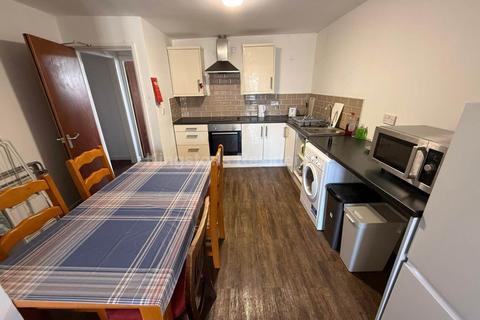 4 bedroom apartment to rent, Miskin Street, Cardiff CF24